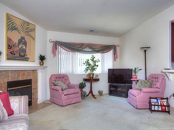 4th image of 88 4th Ave Unit 4