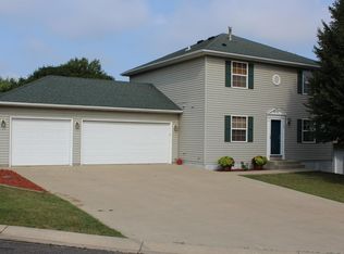 505 11th Ave NE, Stewartville, MN 55976