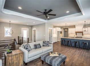 3467 NW 169th St, Clive, IA 50325