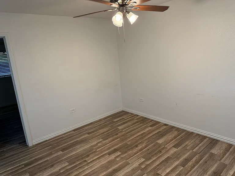 406 Hialeah Ave #6 — Photo 8