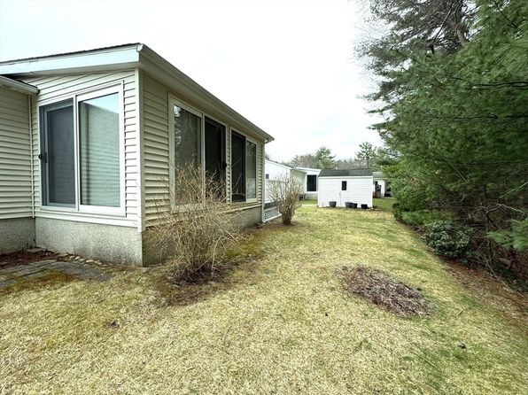10 Trailwood Dr, Bridgewater, MA 02324