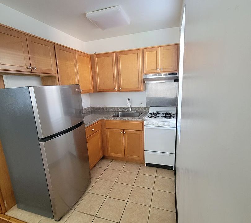 1st image of 585-587 S Negley Ave #1B-1Ba-486Sqft