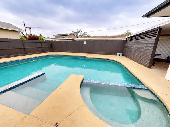 5136 E Falls View Dr, San Diego, CA 92115