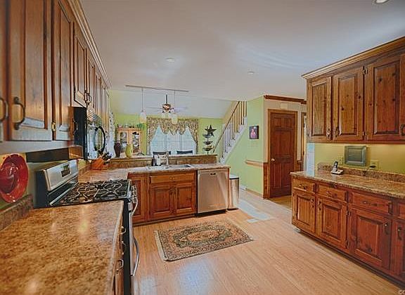 5th image of 1919 Boardman Ln