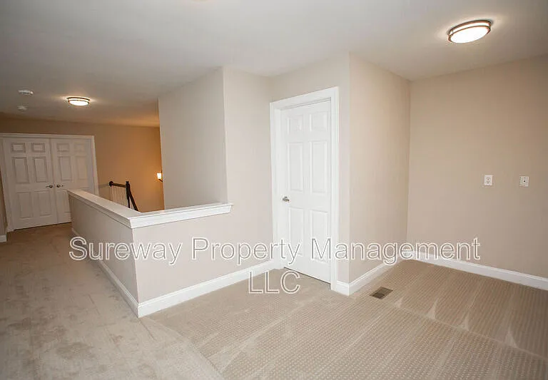 7 Amaryllis Ln — Photo 23
