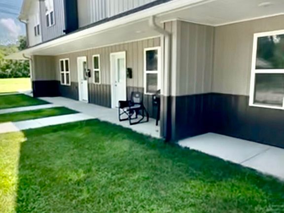 3rd image of 504 Oaklawn Ave