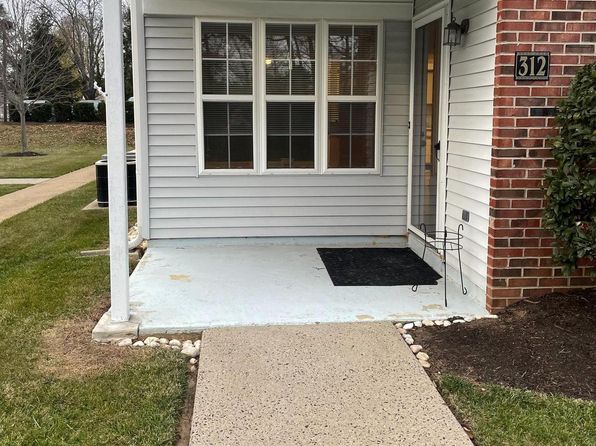 312 Fountain Farm Ln