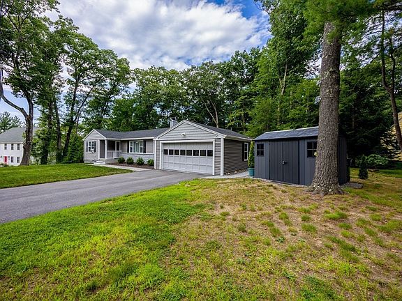 3rd image of 30 Sawyer Ln
