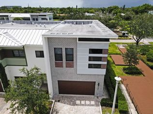 4396 NW 9th St, Plantation, FL 33317