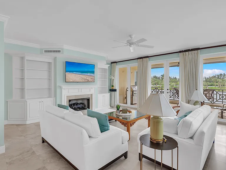 9031 Somerset Bay Ln #202 — Photo 3