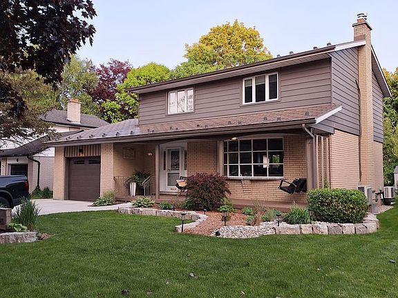 2nd image of 74 Inwood Cres