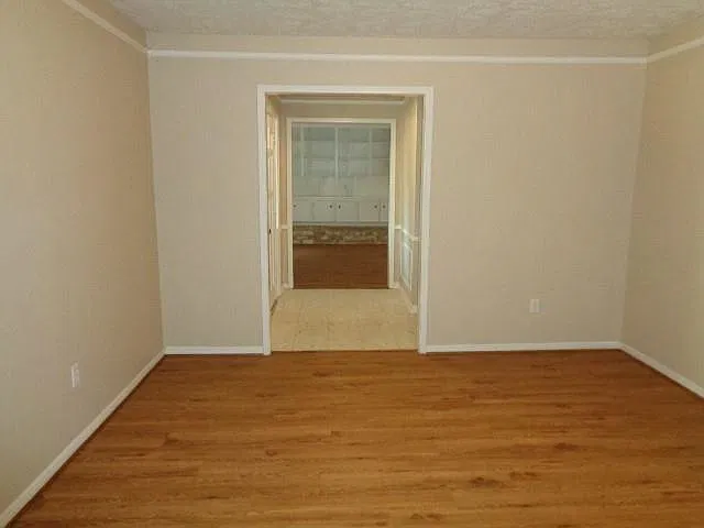 4 bed, 2.5 bath, 2181 sqft, $2,050 — Photo 4