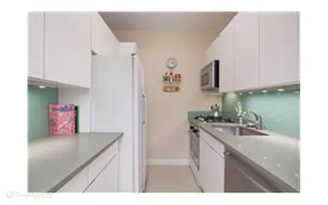 Sold by Douglas Elliman | media 15