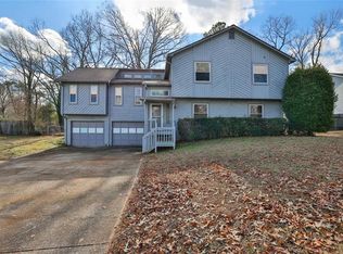 2311 Saint James Ct, Marietta, GA