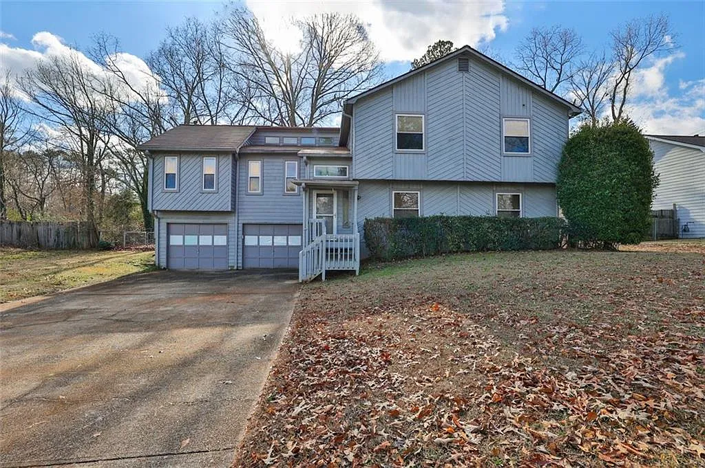 2311 Saint James Ct photo 1