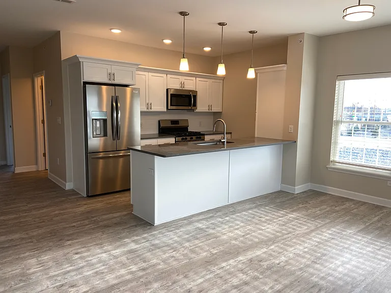 600 River Road Apartments — Photo 37