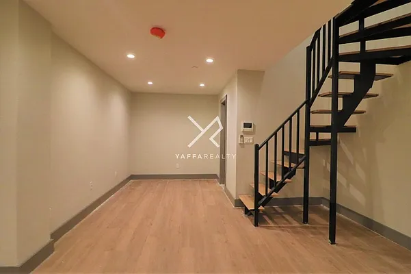 Rented by Yaffa Realty LLC | media 27