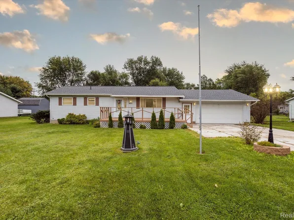 1451 Mertz Rd, Caro, MI 48723