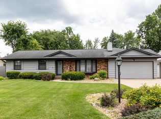 2309 W 95th St, Bloomington, MN 55431