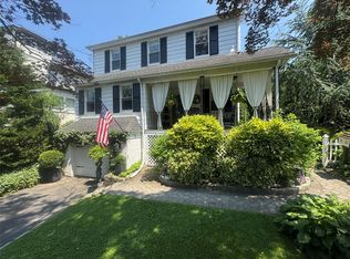 404 Bronxville Rd, Yonkers, NY 10708