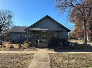 325 N 17th St, Independence, KS 67301