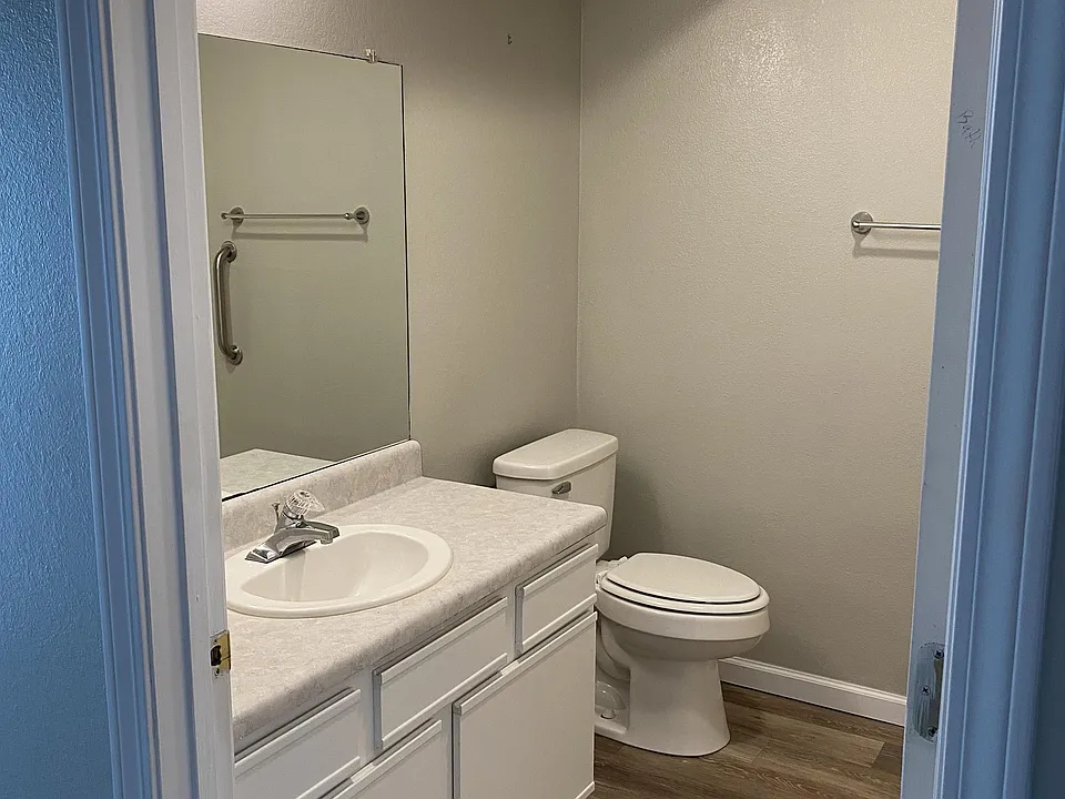 Large guest bathroom