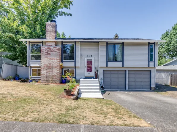 807 SE 40th St, Troutdale, OR 97060