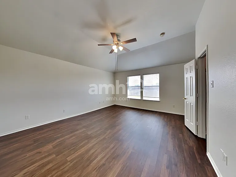 617 Overton Dr — Photo 10