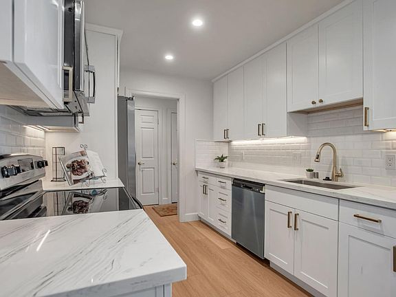 4th image of 1031 Cherry Ave APT 81