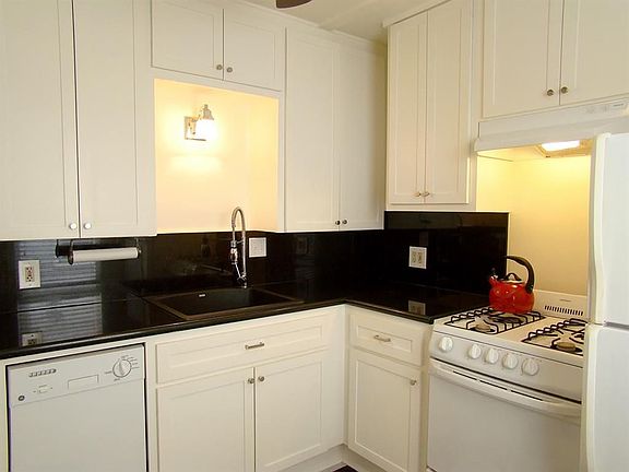 5th image of 3605 Mandell St #3605