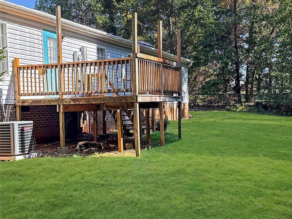 1st image of 121 Haystack Ln