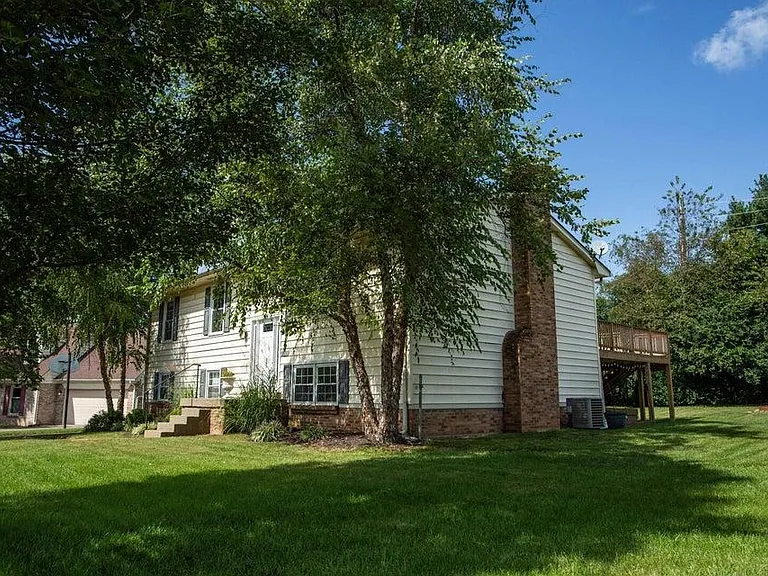 580 Castle Dr — Photo 31