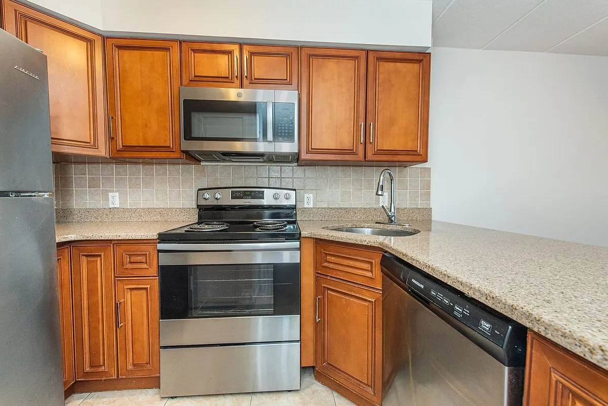 1 bed, 1.0 bath, 700 sqft, $2,150 — Photo 2