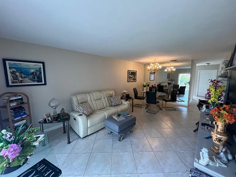 8584 Bella Vista Dr — Photo 2