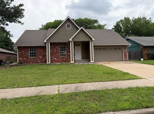1116 N Hickory Dr, Broken Arrow, OK 74012