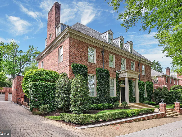 2310 Kalorama Rd NW — Photo 1