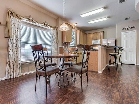 4th image of 5111 Willow Bend Ln