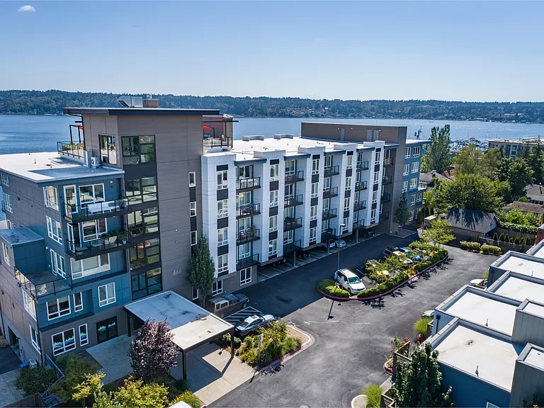 Spyglass Hill Apartments — Photo 44
