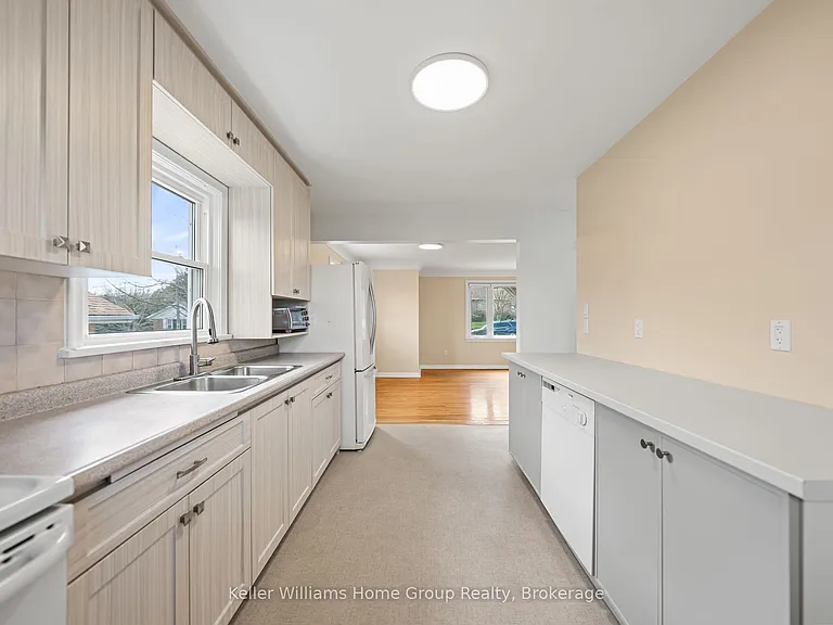 20 Cadillac Dr — Photo 16