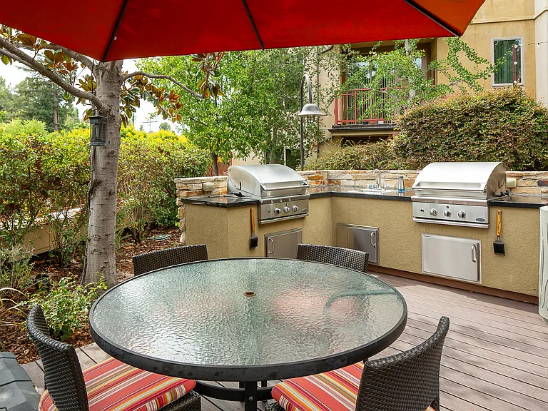 Serrano Luxury Homes and Garden — Photo 10
