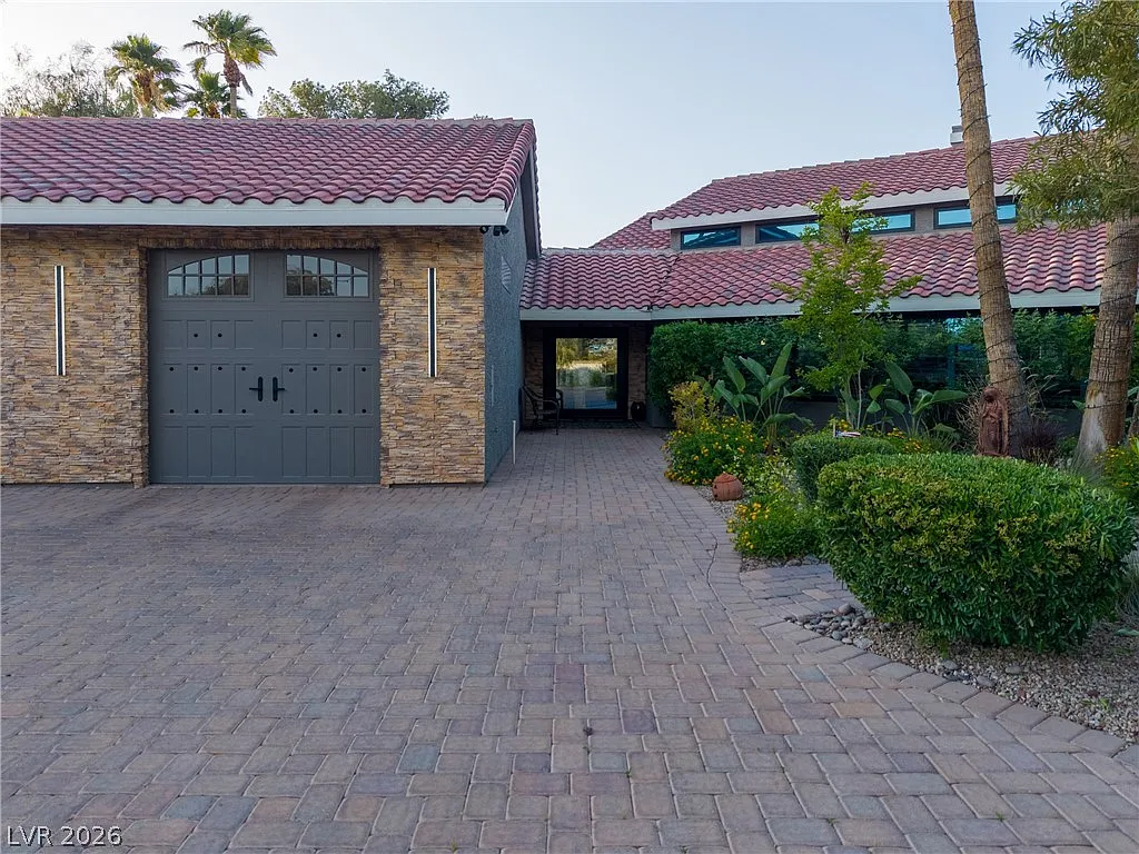 4 bed, 4.5 bath, 2888 sqft, $11,500 — Photo 4