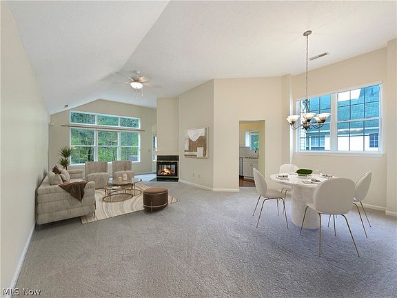 2nd image of 244 Vista Cir