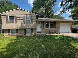 5200 SW 31st St, Topeka, KS 66614