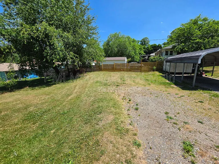 309 Dennis St — Photo 35