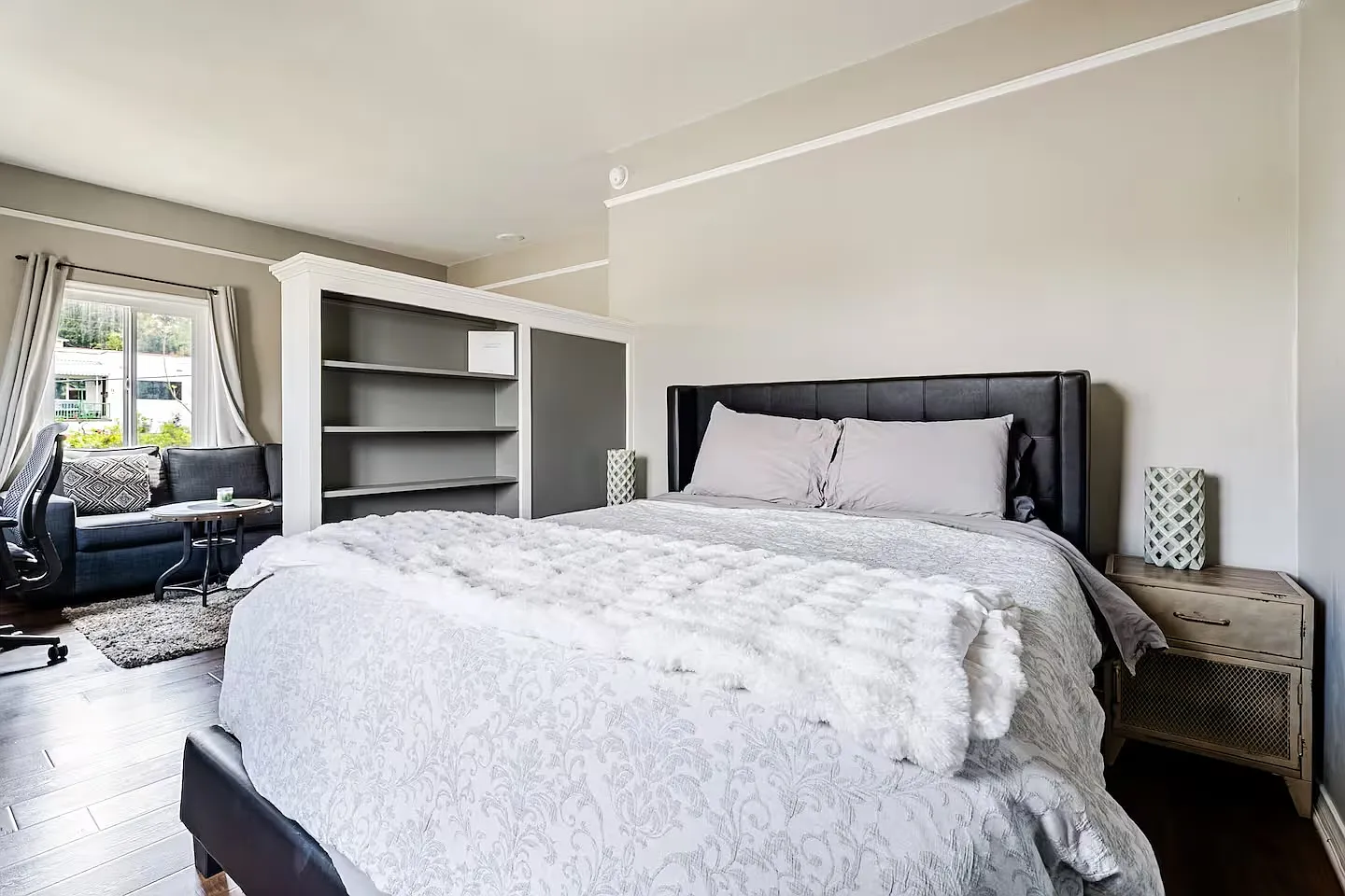 Studio, 550 sqft, $3,300 — Photo 3