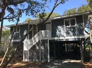 18 Twin Oaks Ln, Isle Of Palms, SC 29451