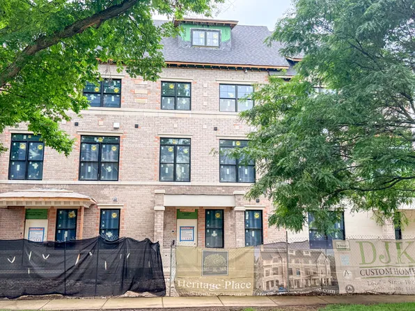147 N Columbia St Unit 22, Naperville, IL 60540