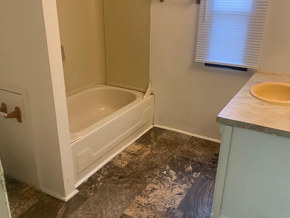 2nd image of 85 Green Timber Cir