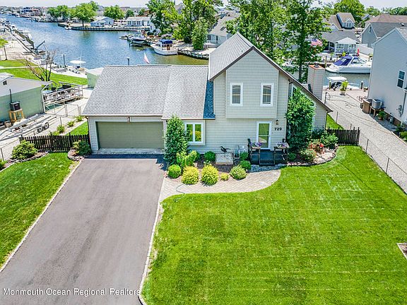 3rd image of 723 Capstan Dr
