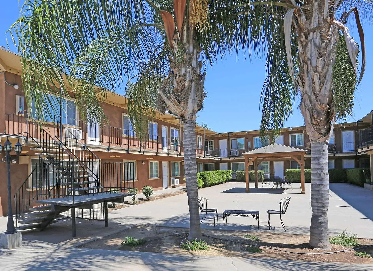 Osito Apartments — Photo 2